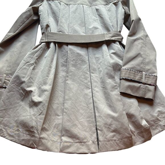 Guess Jacket XS Tan with pink and grey trim lined Snap and belt closure NWOT - Picture 6 of 12